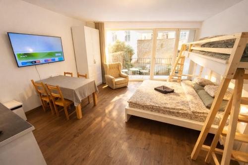 Quiet Stay and Parking