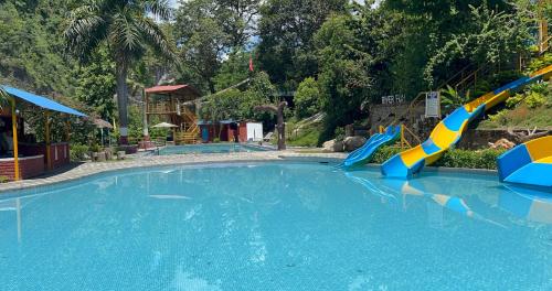 Swimmingpoolen hos eller tæt på River Fun Beach Resort