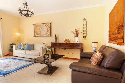 Villa Sunset - com piscina aquecível e jardim em Carvoeiro