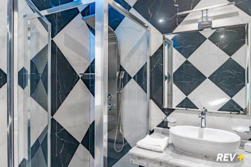 Via Veneto Suites