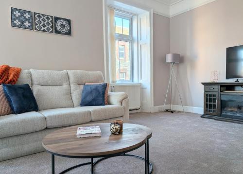 Et tv og/eller underholdning på Longrow Apartment