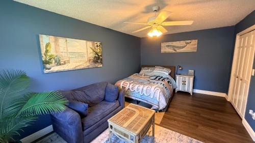 Postel nebo postele na pokoji v ubytování The little Manatee Apartment