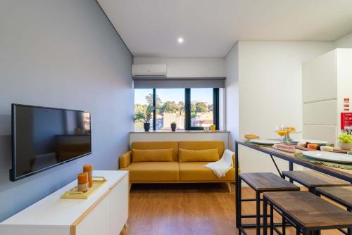 Colorful & Cozy Apartment by HostWise