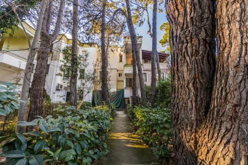 Φωτογραφία από το άλμπουμ του Pine & Sea Retreat σε Golem