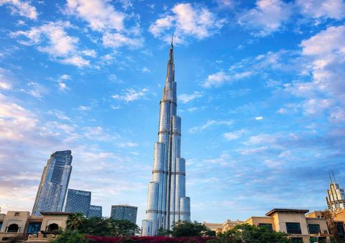 5 Star Burj Khalifa View Spacious 2BR Next to Dubai Mall