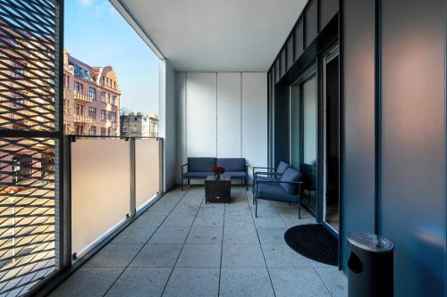 Foto Spacious Two Bedroom Apartment with Underground Parking by Noclegi Renters 5