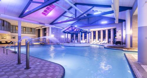 Bazén v ubytování Gloucester Robinswood Hotel, BW Signature Collection nebo v jeho okolí