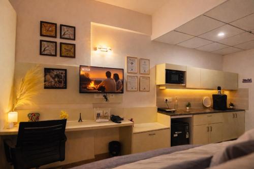 TV/trung tâm giải trí tại Sunset View Paradise By Buddies Home