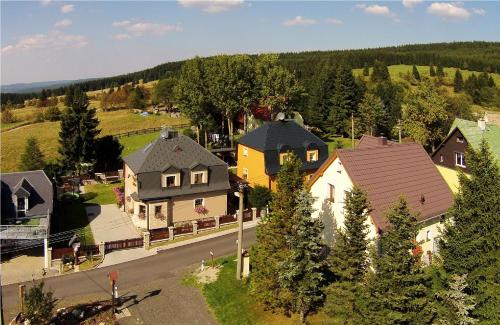 ホルニー・ブラトナーにあるPension H.Blatnáの住宅街の上空の眺望