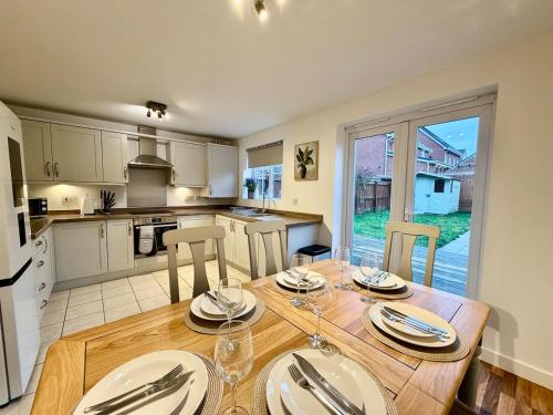 Kuchyň nebo kuchyňský kout v ubytování Cosy 4-Bed Buckshaw Village - Parking - Pets