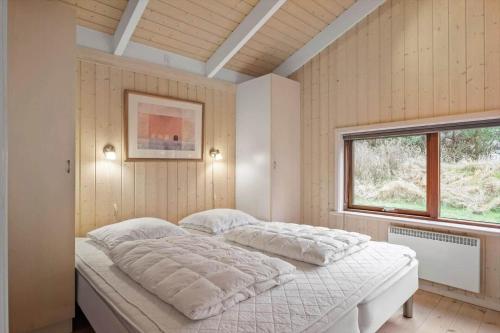 Ένα ή περισσότερα κρεβάτια σε δωμάτιο στο JB372-Fjerritslev-Ronnevej-3