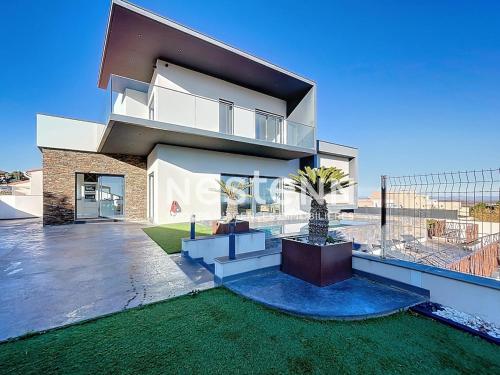 3980-Magnifique villa avec piscine