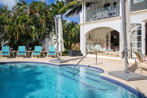 Hồ bơi trong/gần Royal Villa 2 villa