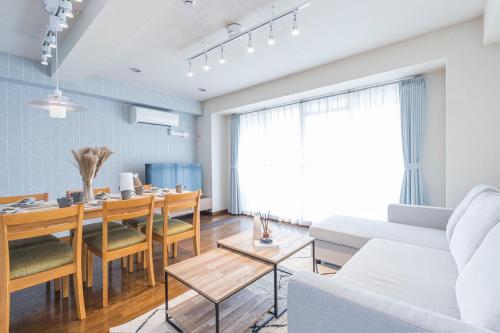 Spacious 1120feet , 3-Bedroom Apartment near Ikebukuro, 2 Minutes to Train
