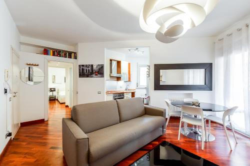 Porta Romana Living - Near Metro Station by InnStay