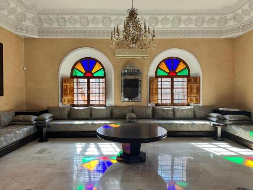 Χώρος καθιστικού στο Villa Oum Palace