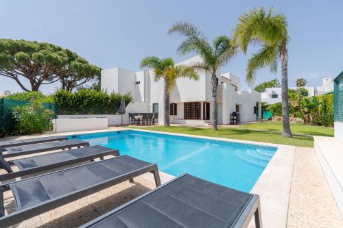 Villa Navegante com Piscina Privada em Vilamoura
