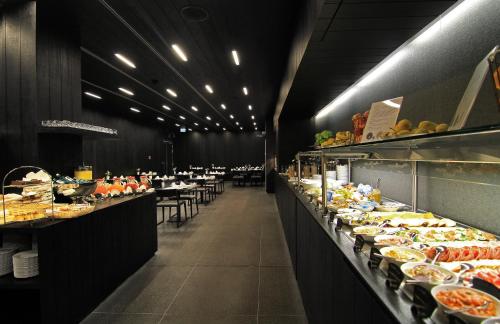 Mad på lejlighedshotellet eller i nærheden