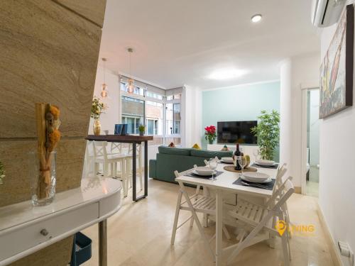 Living Las Canteras Homes - Beachside Spa Parking