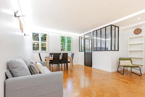Séjour accueillant 3 chambres dans le 20ème