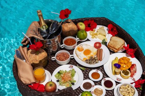 Jídlo v hotelu nebo okolí