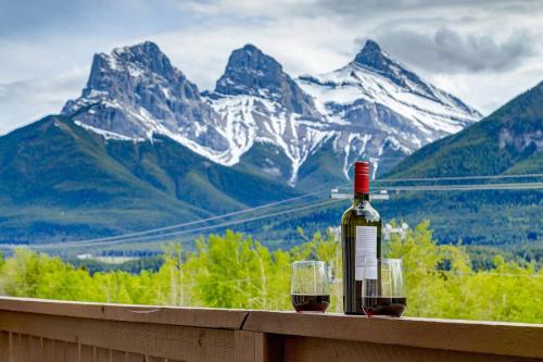 En generel udsigt til bjerge eller udsigt til bjerge taget fra feriehuset