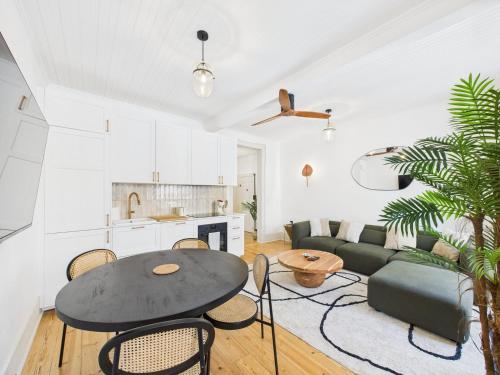 Bright 2BR w/ Office Space – Alfama Charm | By Airnest