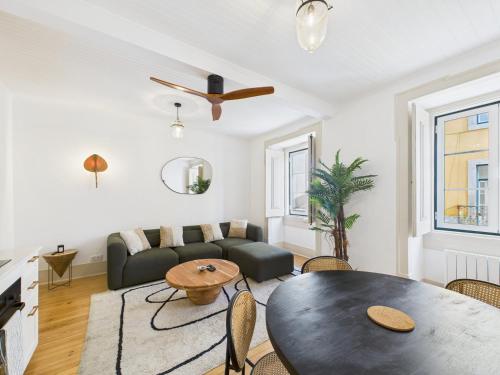 Bright 2BR w/ Office Space – Alfama Charm | By Airnest