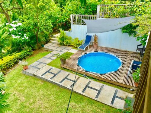 Πισίνα στο ή κοντά στο Beautiful house with access to a private beach