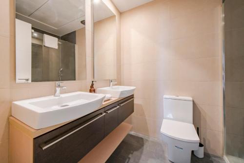 Ванная комната в Sky Living para 4 con Parking en Sanchinarro