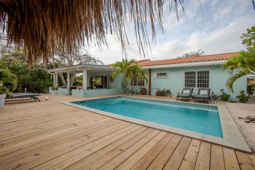 Paradijselijke villa met prive zwembad, palapa, tropische tuin en rondom privacy
