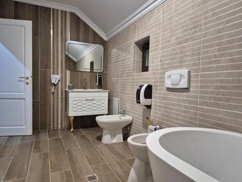 Koupelna v ubytování Perla Luxury Resort