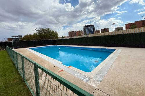 Terraza y Vistas para 6 con Parking en Sanchinarro