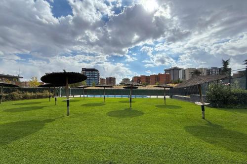 Terraza y Vistas para 6 con Parking en Sanchinarro