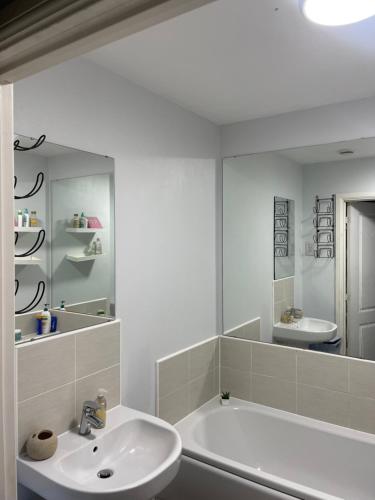 Et badeværelse på Urban Blue En-suite