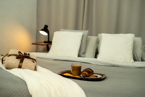 Spacious 2 bedroom Apartment in Warsaw Centre, Fast Wi-Fi, Self Check In, Family & Work Friendly
