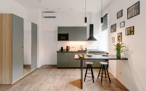 Modern apartment in Isola-Garibaldi