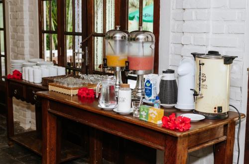 Comida en o cerca de este hotel