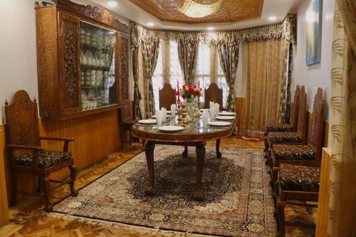 Imagen de la galería de Lisa group of houseboats, en Srinagar