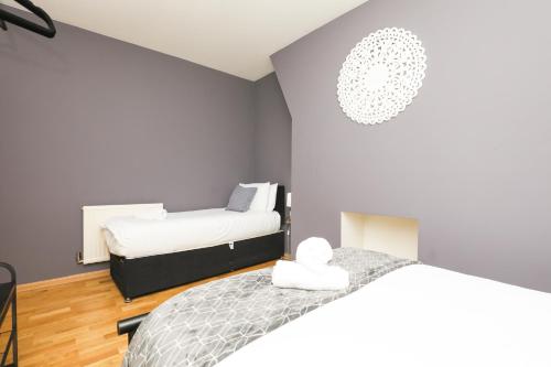 Luxe Retreat - Steps from Stadium - Pool Table, Ping Pong, Football Table photo 25