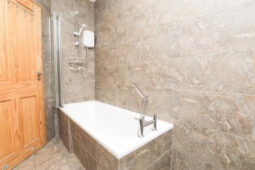 Luxe Retreat - Steps from Stadium - Pool Table, Ping Pong, Football Table photo 9