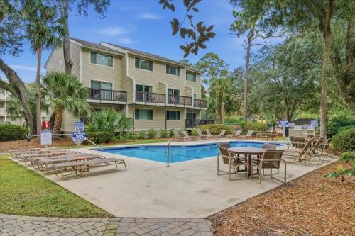 Cozy Coastal Retreat - Walk to Beach & Pool photo 12