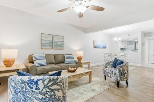 Cozy Coastal Retreat - Walk to Beach & Pool photo 16