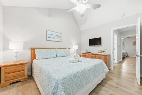 Cozy Coastal Retreat - Walk to Beach & Pool photo 10