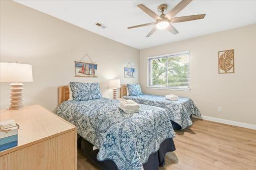 Cozy Coastal Retreat - Walk to Beach & Pool photo 25