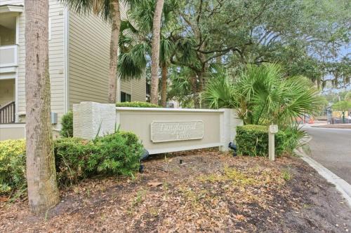 Cozy Coastal Retreat - Walk to Beach & Pool photo 28