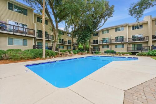 Cozy Coastal Retreat - Walk to Beach & Pool photo 8