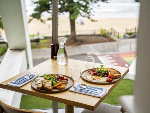 Jídlo v hotelu nebo okolí