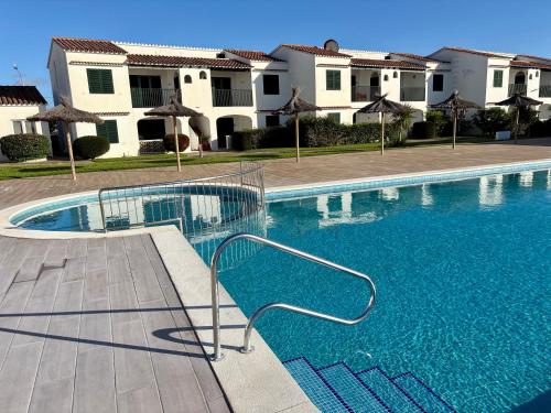 Swimmingpoolen hos eller tæt på Cala Porter Brise Marine