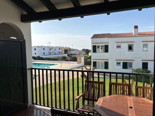 En balkon eller terrasse på Cala Porter Brise Marine